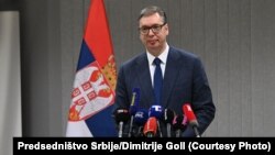 Predsednik Aleksandar Vučić poručio je da oni "koji žele da ruše Srbiju ne mogu da je pobede".
