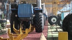 Порошенко обіцяє імпортозаміщення деталей із Росії для тракторів (відео) Порошенко обіцяє імпортозаміщення деталей із Росії для тракторів (відео)