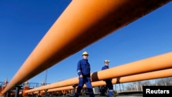 Mađarska je jedna od država koja računa na priliv gasa novouspostavljnim putevima iz Hrvatske. Na fotografiji iz 2015. gasovod u Kiškudorosmu, 170 kilometara južno od Budimpešte.