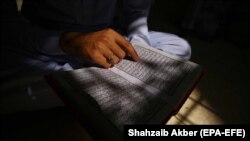 Direktor Instituta za islamska istraživanja i studije Sabri Bajgora, koji je i član Islamske zajednice Kosova kaže kako vernici treba da vode računa koji Kuran čitaju