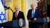 Premierul israelian Beniamin Netanyahu (stânga) a zâmbit cu înțeles în timpul conferinței de presă cu Donald Trump, în care președintele american a propus expulzarea palestinienilor din Gaza și preluarea regiunii de către SUA pentru dezvoltare imobiliară.