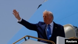 Дональд Трамп в последний день турне по странам Персидского залива. ОАЭ, 16 мая 2025 года