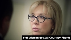 «Тоді ми звернулися до всіх, в тому числі міжнародних правозахисних організацій, ООН, але ніхто не звернув на це уваги», – зазначає омбудсмен