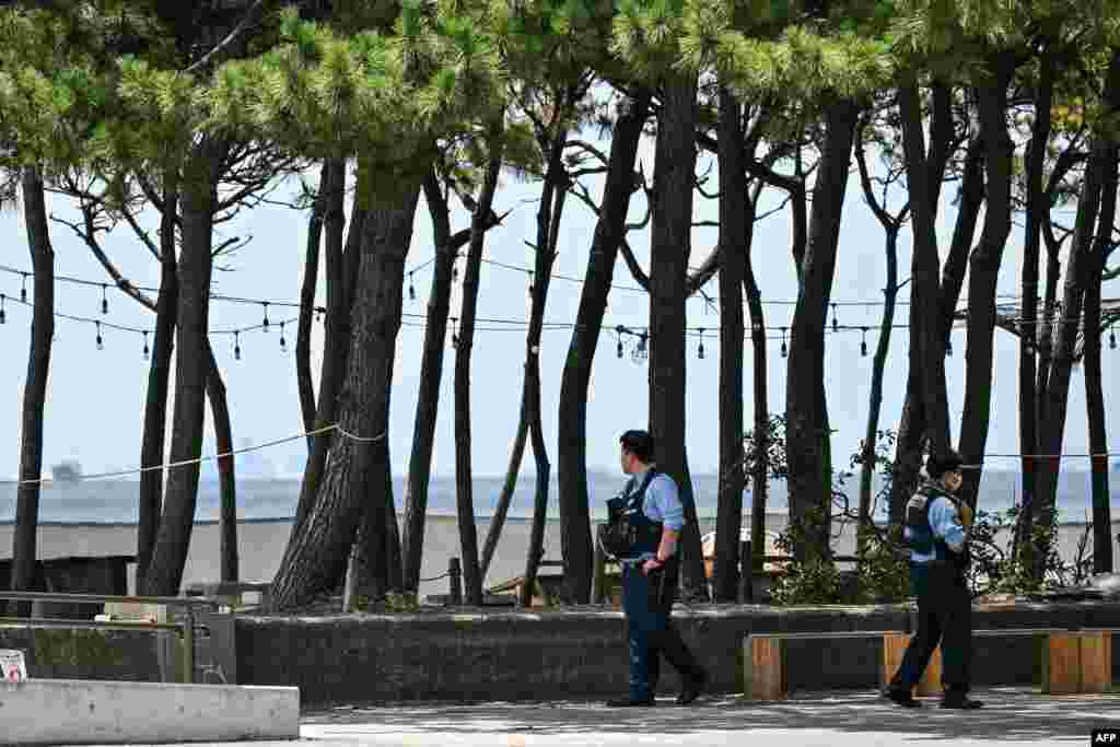 Policija patrolira gradom Čibu, prefektura Čiba, Japan, 30. jula 2025.