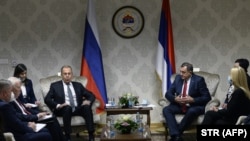 Lavrov je nakon susreta sa Dodikom u Istočnom Sarajevu (na fotografiji), na kojem nije bila okačena zastava BiH, poslao niz političkih poruka, a između ostalog je kazao da je odavno trebalo da bude zatvoren OHR