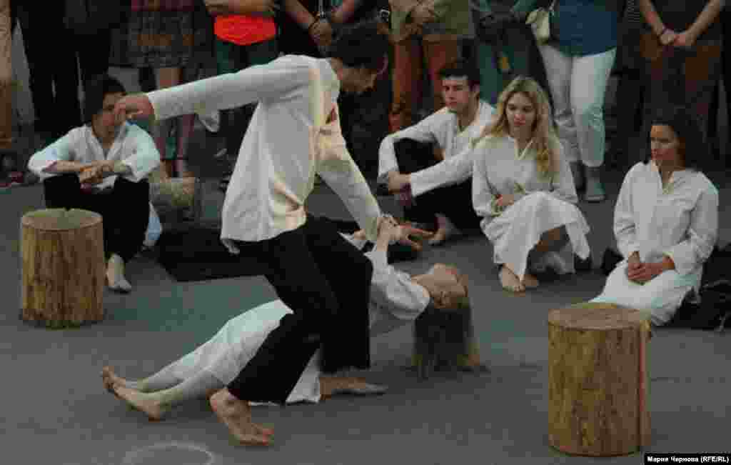 Спектакль "Лес" школы-студии МХАТ под руководством Дмитрия Брусникина