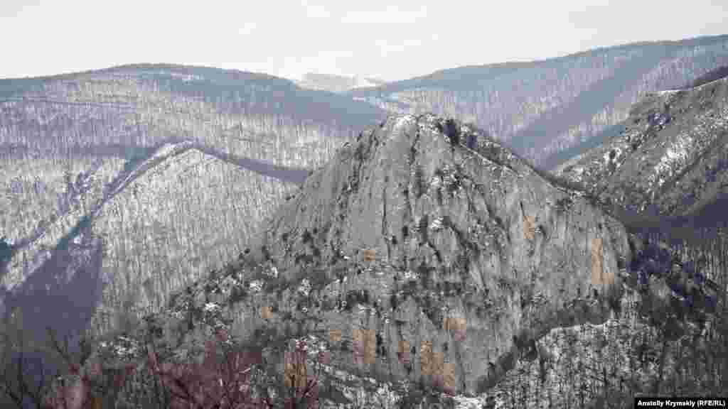  Однако в заснеженных вершинах тоже есть своя прелесть и величие природы