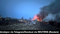 საილუსტრაციო ფოტო არქივიდან. მოსკოვის ოლქის ხელისუფლების თანახმად, ფოტო ასახავს უკრაინული დრონებით შეტევის შედეგად 2025 წლის 11 მარტს გამოწვეულ ნგრევას და ხანძარს.