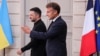 Ukrajinski predsjednik Volodimir Zelenski i francuski predsjednik Emmanuel Macron stižu na konferenciju za novinare u Parizu 4. septembra.