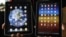 Планшет Samsung Electronics' Galaxy (справа) действительно почти неотличим от Apple iPad 