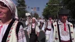 День незалежності Молдови. Пенсіонери вийшли на ходу проти корупції та низьких пенсій (відео) День незалежності Молдови. Пенсіонери вийшли на ходу проти корупції та низьких пенсій (відео)