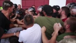 Після загибелі дівчаток в таборі «Вікторія» одесити вийшли на протест до мерії (відео) Після загибелі дівчаток в таборі «Вікторія» одесити вийшли на протест до мерії (відео)