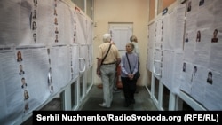 Під час голосування на виборах до Верховної Ради України. Київ, 21 липня 2019 року