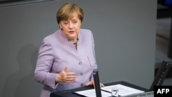 Ангела Меркель выступает в Бундестаге, 27 апреля 2007 года