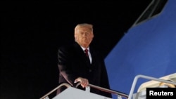 Президент США Дональд Трамп перед отлётом в Малайзию, США, 24 октября 2025 года