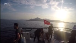 12 мігрантів потонули біля західного узбережжя Туреччини. Сили турецької берегової охорони врятували 31 людину – відео 12 мігрантів потонули біля західного узбережжя Туреччини. Сили турецької берегової охорони врятували 31 людину – відео