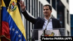 ხუან გუაიდო ვენესუელის გარდამავალ პრეზიდენტად მალევე ცნო ათზე მეტმა ქვეყანამ, მათ შორის შეერთებულმა შტატებმა და საქართველომ.