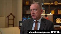 Арбен Таравари - Министер за здравство