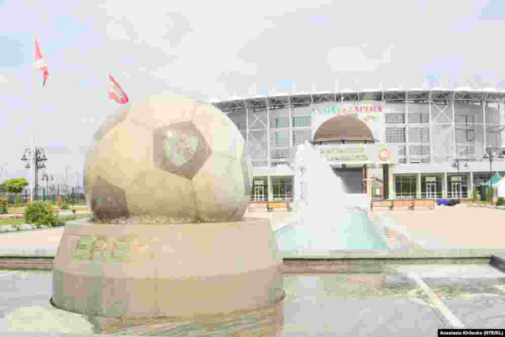 Стадион "Ахмат-Арена" на 30 тысяч мест