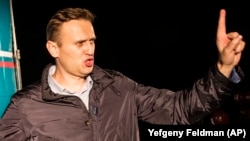 Алексей Навальный на митинге в Астрахани