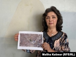 Kalbinur Sidik pokazuje lokaciju jednog od dva kampa u kojima je bila primorana raditi kao "učiteljica" kineskog jezika.