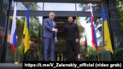 Роберт Фицо и Владимир Зеленский на встрече в Ужгороде, Украина, 5 сентября 2025 года