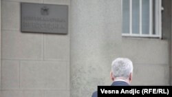 Nikolić je procenio da njegova kandidatura nema dovoljno šansi, ocenjuje Dušan Spasojević