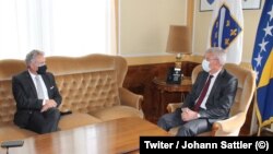 Ambasador država članica Evropske unije (EU) i šef Delegacije EU u BiH Johann Sattler s predsjedavajućim Predsjedništva BiH Šefikom Džaferovićem.