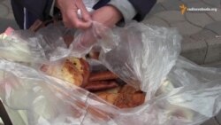 Заводи повирізали, роботи немає, всі живуть з ринку – мешканець Ізюма (відео) Заводи повирізали, роботи немає, всі живуть з ринку – мешканець Ізюма (відео)