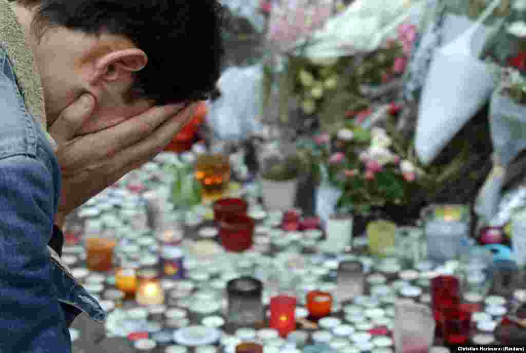 Žal za žrtvama, Pariz, 16. novembar 2015.