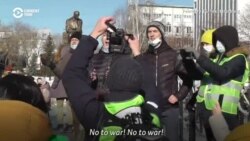 'Burning With Shame': Russian Anti-War Protesters Rally In Yekaterinburg 'Burning With Shame': Russian Anti-War Protesters Rally In Yekaterinburg