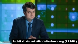 Увечері 11 листопада голова Верховної Ради повідомив, що захворів на COVID-19