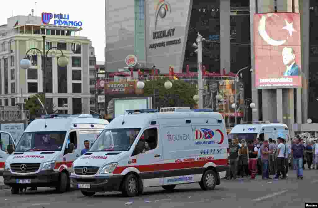 Прем'єр-міністр Туреччини Біналі Йилдирим заявляє, що внаслідок спроби військового перевороту загинули 161 людей і 1440 поранені. Про це він сказав в ефірі телеканалу Habertürk. За його словами, 2839 військовослужбовців, які підтримують спроби державного перевороту, заарештовані