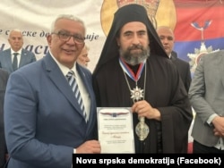 Andrija Mandić dodijelio orden episkopu Metodiju, 2024.