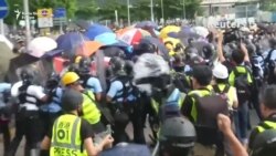 Sukobi policije i demonstranata u Hong Kongu Sukobi policije i demonstranata u Hong Kongu