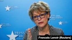 Amnesty International Secretary-General Agnes Callamard said the group’s researchers documented "a pattern of Ukrainian forces putting civilians at risk." (file photo)