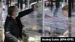 U Beogradu su nakon višenedeljne pauze, ponovo otvorene pijace, uz mere zaštite protiv korona virusa