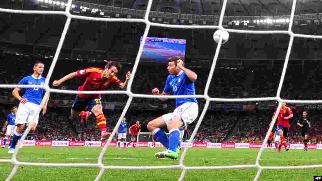 David Silva postigao je prvi gol za Španjolsku, u utakmici protiv Italije. Pobijedili su Španjolci sa 4-0, Euro 2012., 1. juli 2012. Foto: AFP / Giuseppe Cacace