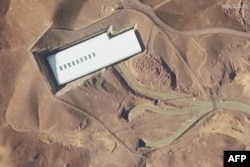 Pamje satelitore që tregojnë ndërtesën për pasurimin e uraniumit, Fordo, që SHBA-ja tha se ka sulmuar.