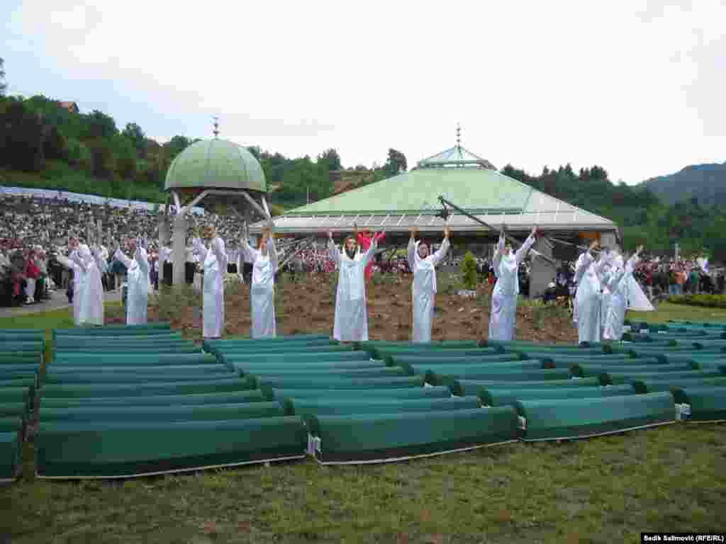Oratorij "Srebrenički inferno" izveden je nekoliko puta u Memorijalnom centru.