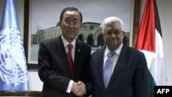 Генеральний секретар ООН Пан Ґі Мун і палестинсьткий лідер Махмуд Аббас у Рамаллі 21 листопада 2012 року