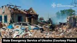 Дом, разрушенный в результате российской атаки на село еликомихайловка Днепропетровской области, Украина, 13 июля 2025 года