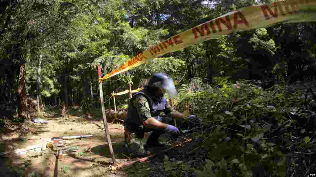 Kosovo - Minska polja, 26. septembar 2012. Foto: EPA / Valdrin Xemaj