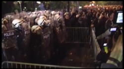 Neredi na protestu u Podgorici Neredi na protestu u Podgorici