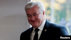 Розмова стосувалася розвитку подій на полі бою, мирних зусиль та пріоритетних потреб України, розповів Андрій Сибіга