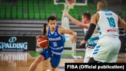 Після трьох турів «синьо-жовті» посідають третю сходинку в групі