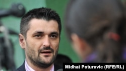 Ministar Emir Suljagić