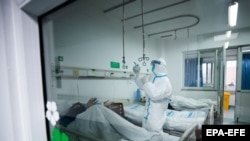 Liječnik i inficirani koronavirusom, Kina