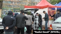 ბაზარი დუშანბეში, 2020 წლის 14 აპრილი