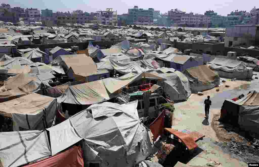Šatori koje koriste Palestinci raseljeni tokom izraelske ofanzive, u gradu Gazi, 28. jula 2025.